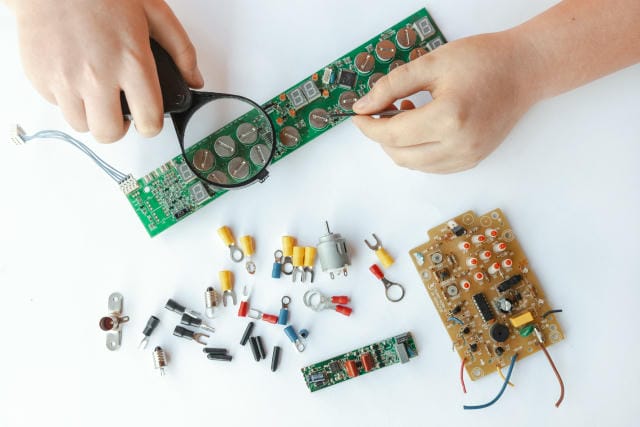 プリント基板に潜む見えざる失敗リスク最先端技術の裏で広がる絶望と狂騒